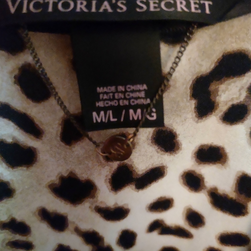 Victoria Secret Leopard Print Robe M/L - Picture 5 of 5